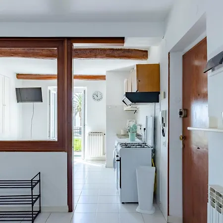 Altido Great Flat With Balcony & Sea View Near Beach * سيستري ليفانتي