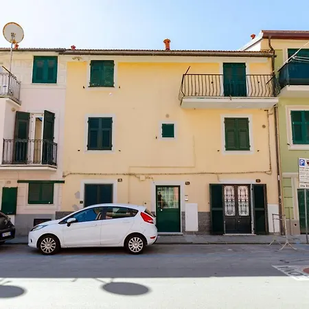 Altido Great Flat With Balcony & Sea View Near Beach